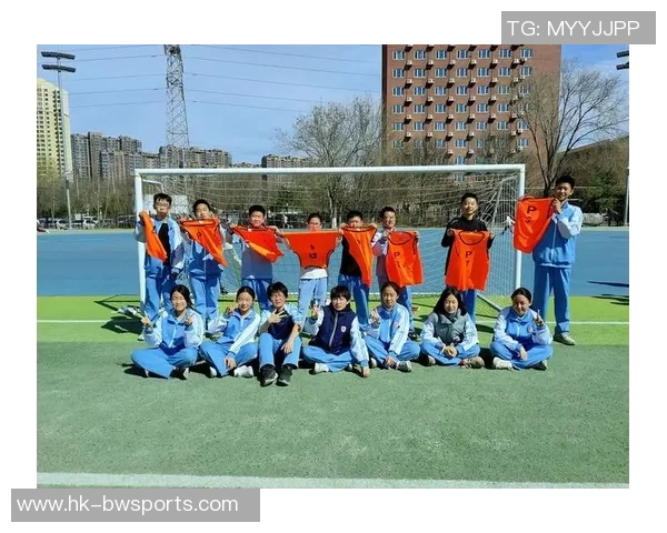 大连好男儿足球比赛激情开赛展现青春风采与团队精神 大连好男儿足球比赛激情开赛展现青春风采与团队精神