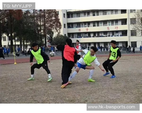 青春飞扬中学校园足球赛激发学生拼搏精神与团队合作意识